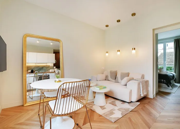 Suite Deluxe 1 By Les Maisons De Charloc Homes