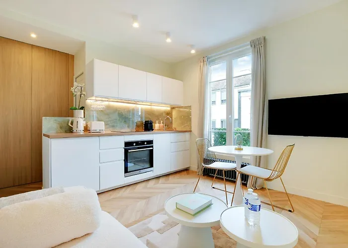 Suite Deluxe 1 By Les Maisons De Charloc Homes