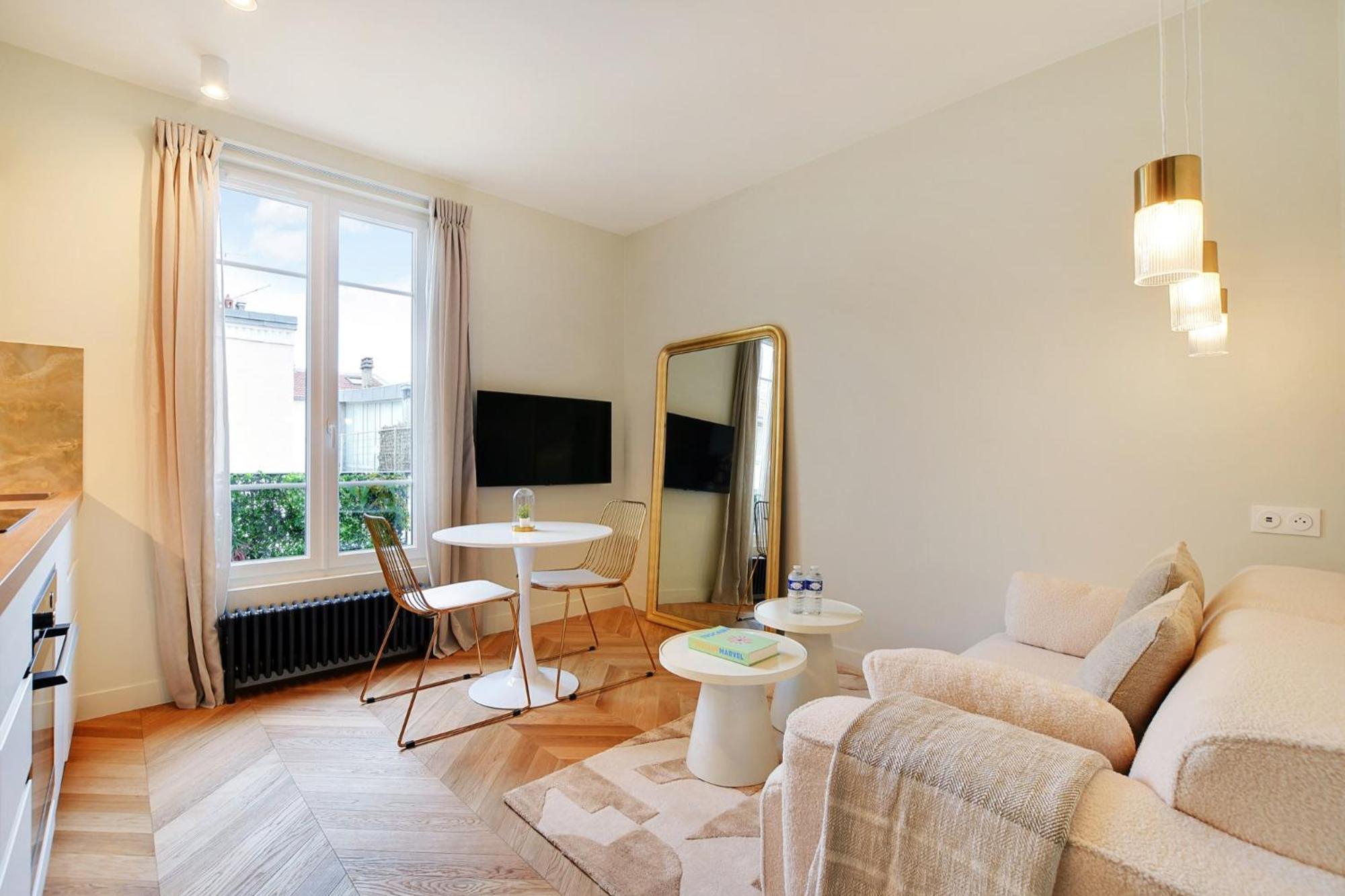 Deluxe 1 By Les Maisons De Charloc Homes *
